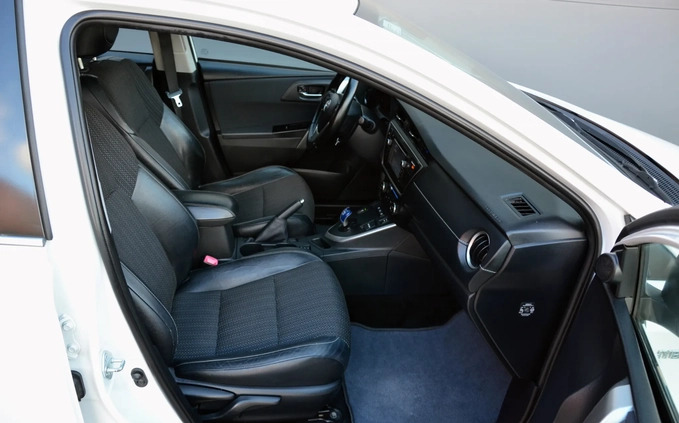 Toyota Auris cena 45800 przebieg: 217000, rok produkcji 2014 z Zamość małe 137